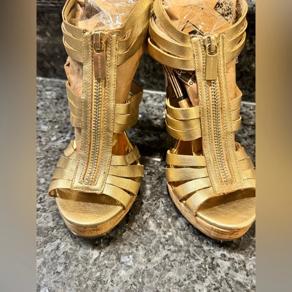 Women's MICHAEL KORS Gold Strappy 4.5